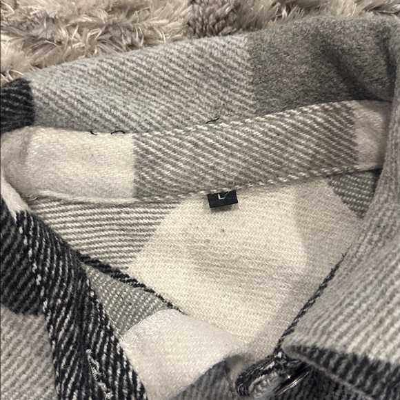 Flannel Button-Up shacket - Picture 3 of 4